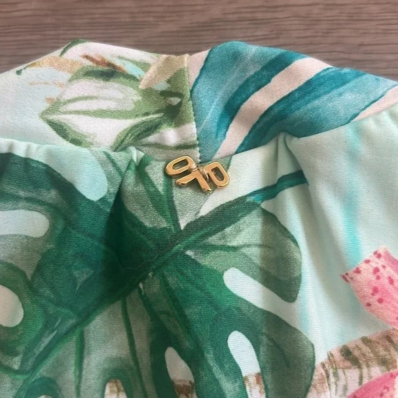 NWT Pilyq Tropical Floral Long Sleeve Bodysuit Size Medium - Picture 7 of 8